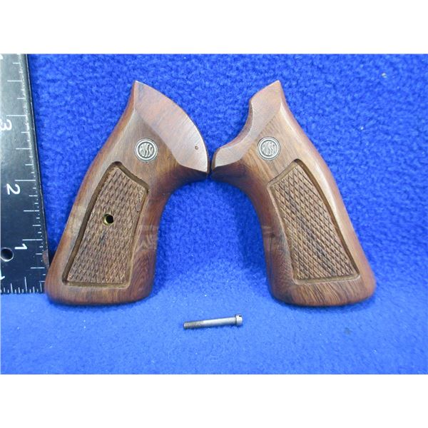 Rossi Square Butt Checkered Wood Grips with Screw