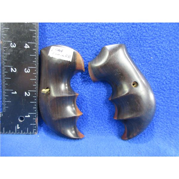 Smith & Wesson "J" Frame Round Butt Wood Grips with Screw