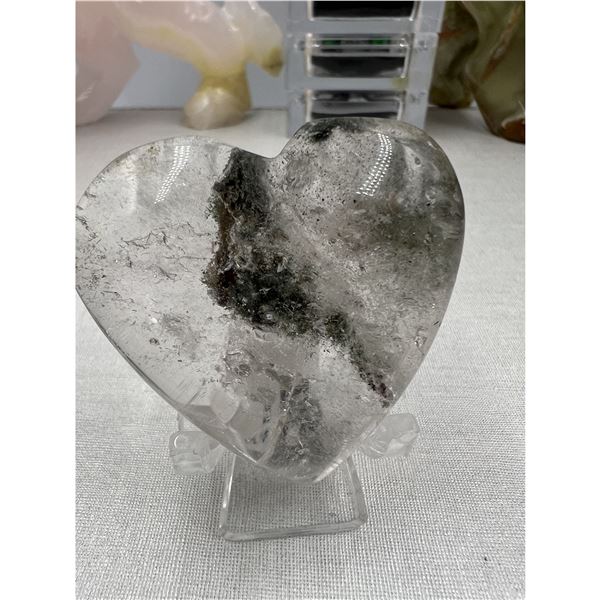 1.6 INCH AGATE HEART  WITH FORMATION