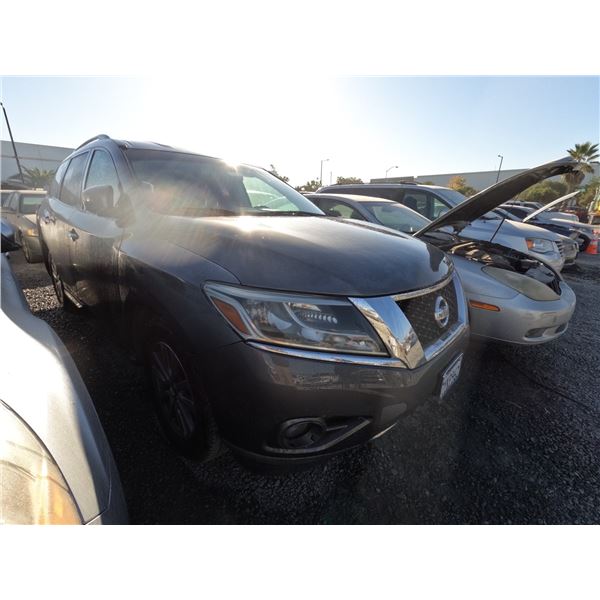 NISSAN PATHFINDER 2015 SALV/T