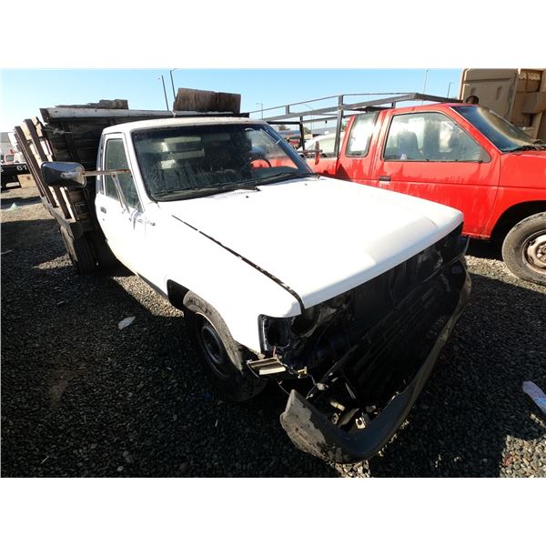 TOYOTA PICK UP 1984 T-DONATION