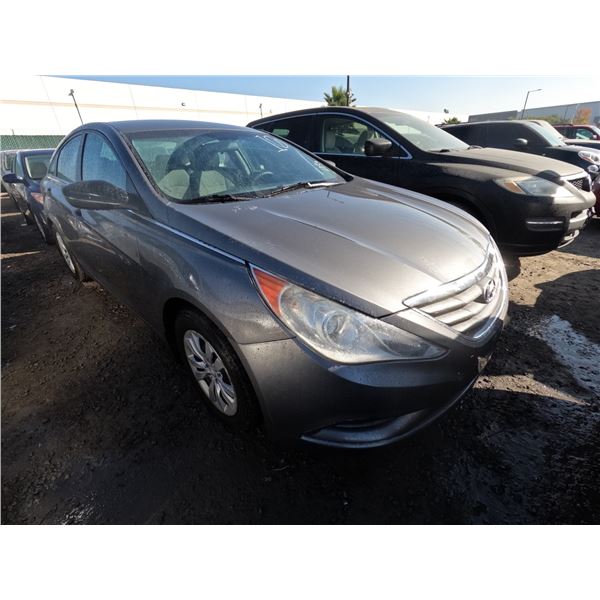 HYUNDAI SONATA 2011 SALV T/DONATION