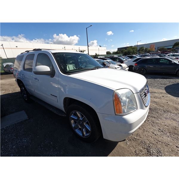 GMC YUKON 2011 T-2 DAYS