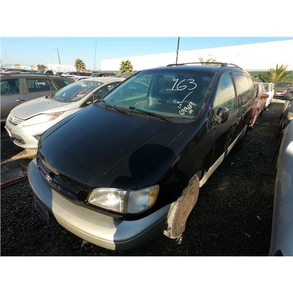 TOYOTA SIENNA 2000 T-DONATION