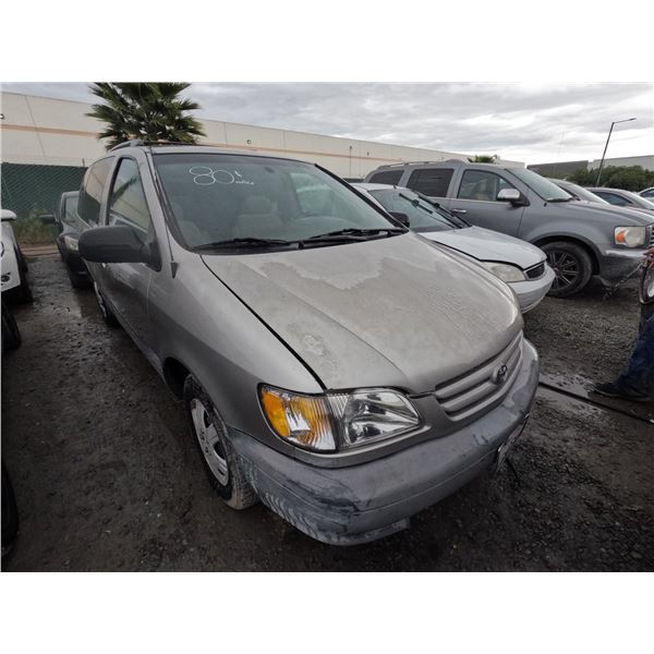 TOYOTA SIENNA 2001 T-DONATION
