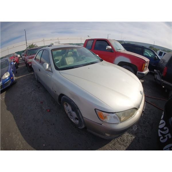 LEXUS ES 300 2001 ADT-SALV/DON