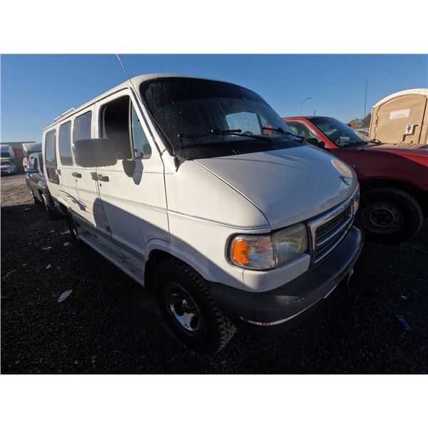 DODGE RAM VAN 1996 SALV T/DONATION