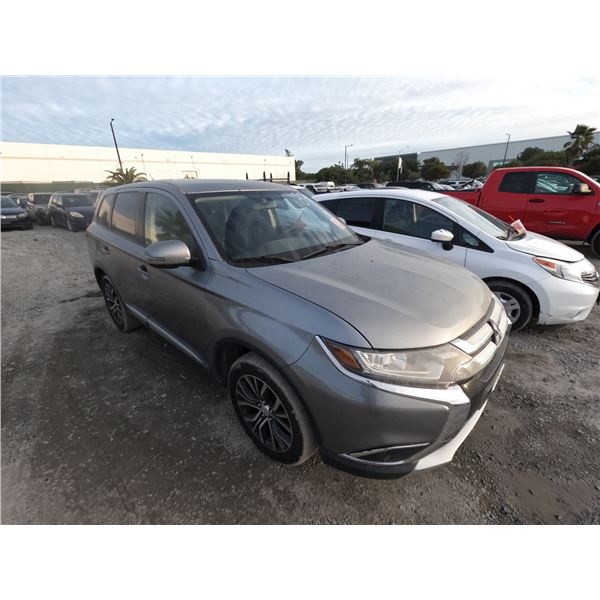 MITS OUTLANDER 2016 T