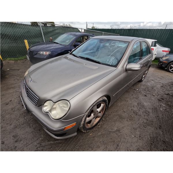 MERCEDES-BENZ C-CLASS 2006 T-DONATION