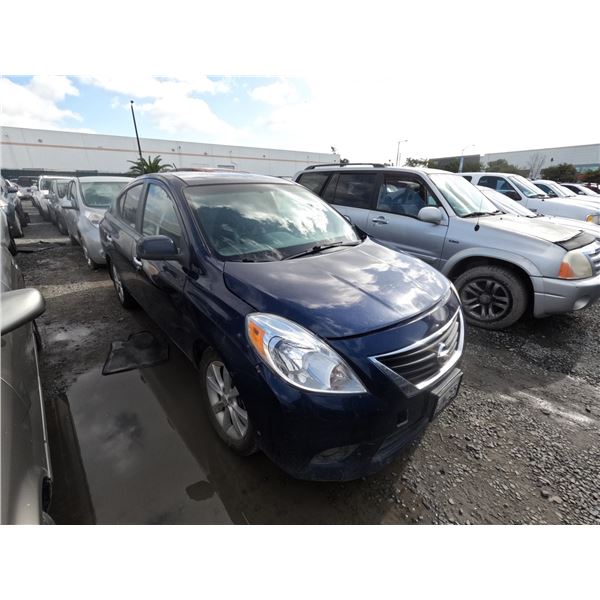 NISSAN VERSA 2014 SALV/T