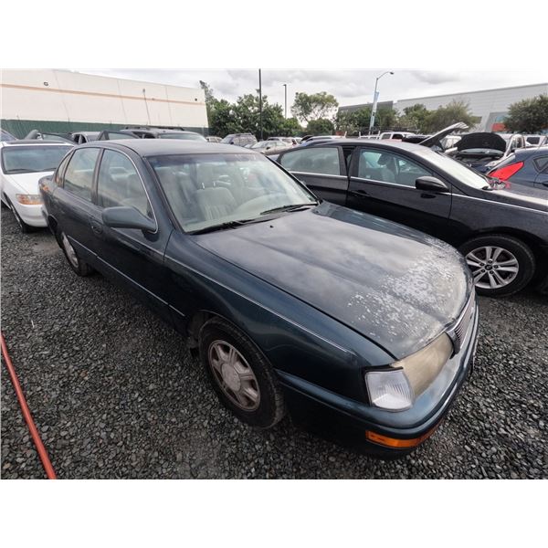 TOYOTA AVALON 1996 SALV T/DONATION