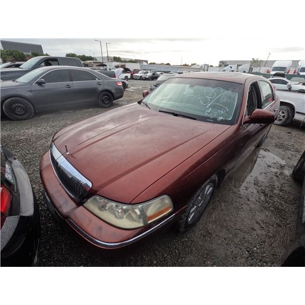LINCOLN TOWN CAR 2004 T-DONATION