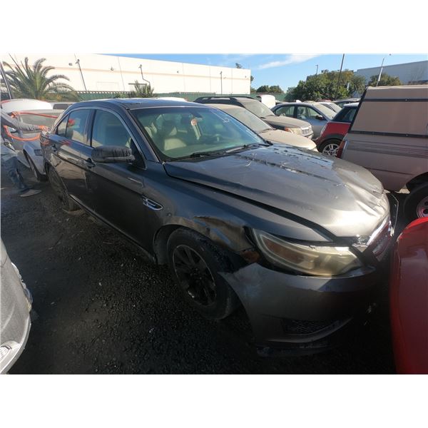 FORD TAURUS 2011 SALV T/DONATION