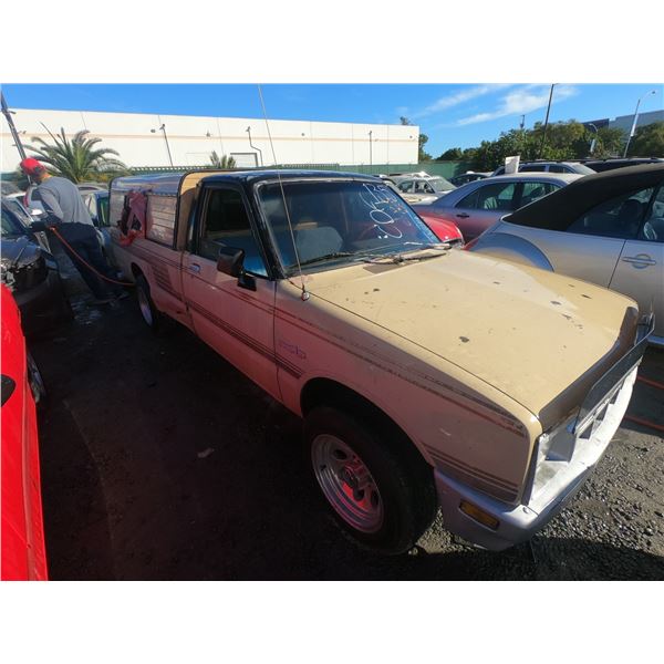 ISUZU PICKUP 1983 T-DONATION