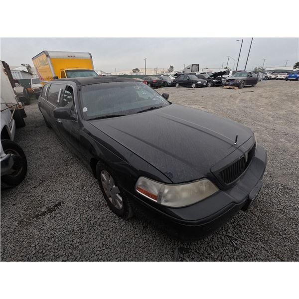 LINCOLN TOWN CAR 2005 T-PRIOR TAXI/DON