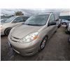 Image 2 : TOYOTA SIENNA 2008 T-DONATION
