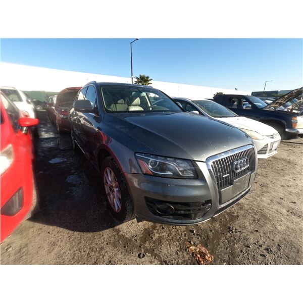 AUDI Q5 2012 O/S-TITLE