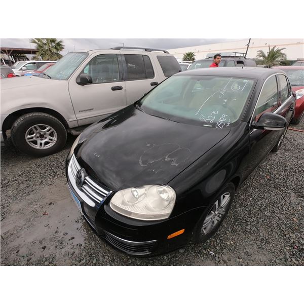 VOLKS JETTA 2005 O/S T-DONATION