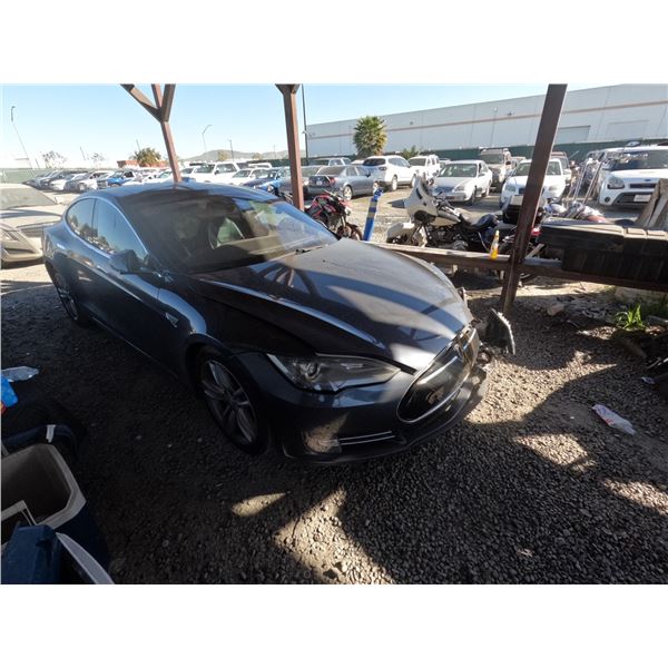TESLA MODEL S 2015 T-DONATION