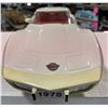 Image 2 : James Beam 1978 White Corvette Hard Top China Decanter - Full - No Box - Missing a side mirror