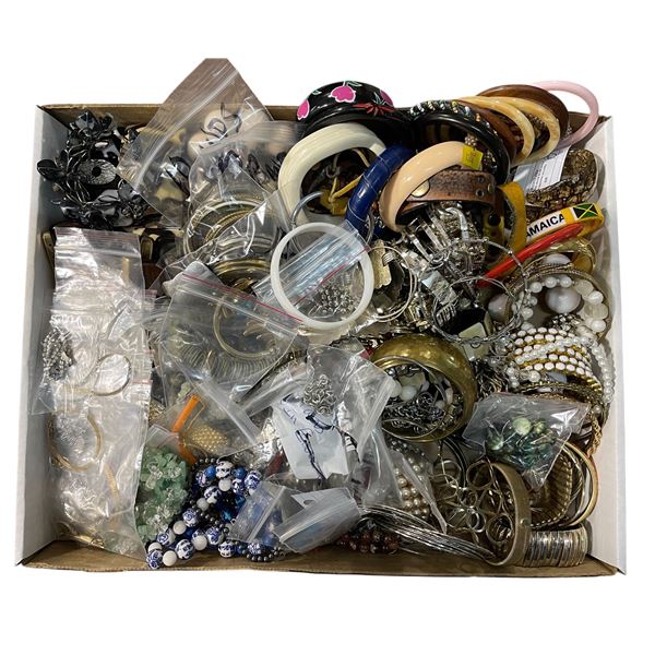 Collection of  60+ Vintage Bracelets - Variety of materials and designs - Approximate count