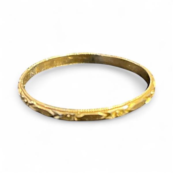 10KT Yellow Gold Band Ring - Size 12.5 - 2mm wide - Weight: 0.5 grams. Engraved inside "Forget Me No