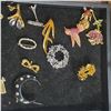 Image 2 : Over 200 Vintage Fashion Brooches and Collector Pins  - Variety of Styles and Materials - Black Tray
