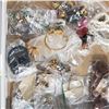 Image 5 : 14 Vintage Jewelry Sets and 100 Vintage and Retro Rings - Variety of Styles and Materials - Fashion 