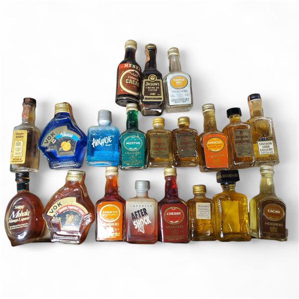 20+ Vintage Glass Mini Liquor Bottles - Majority are sealed