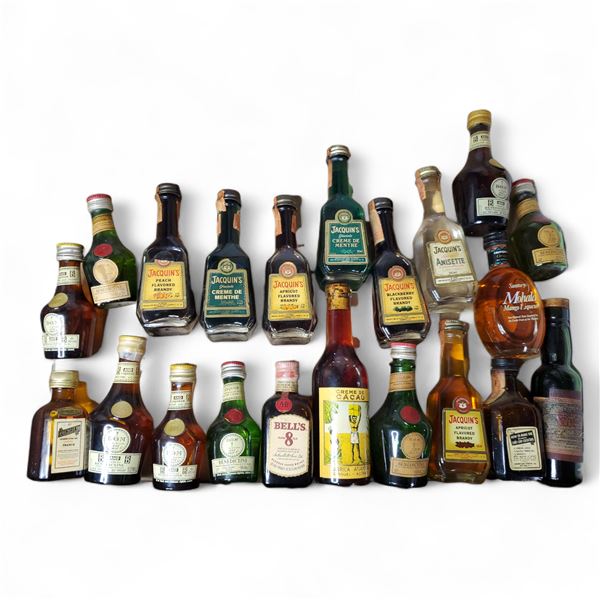 20+ Vintage Glass Mini Liquor Bottles - Majority are sealed