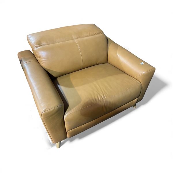 Valencia Elodie Leather Recliner Chair - Cognac - RV: $2213 CAD (New - Display) - Approx. W46" x H39