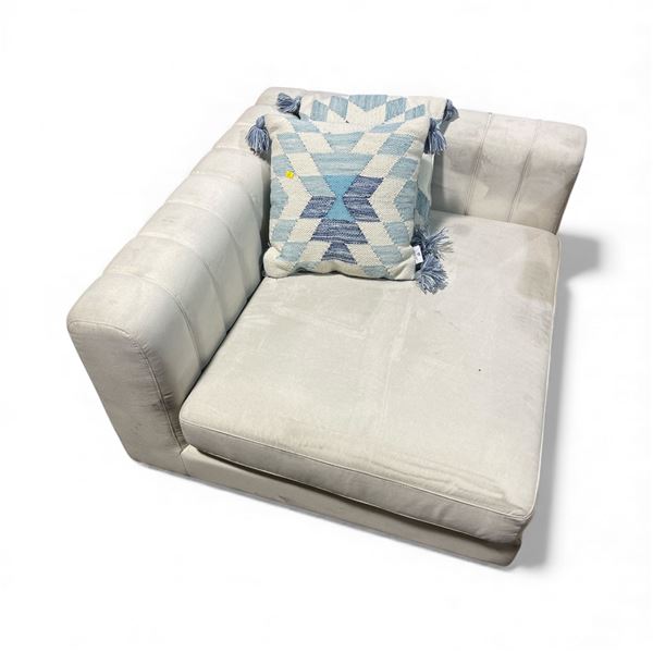 Rove Concepts Berlin Right Arm - Alesund - RV: $1865 CAD - H25" x W47.3" x D39.4"