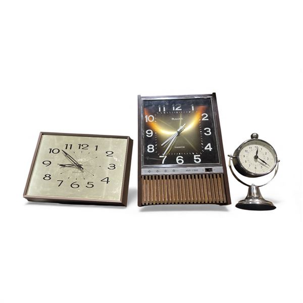 4 Midâ€‘Century Modern Clocks, including Bulova Transistor and General Electric Wa