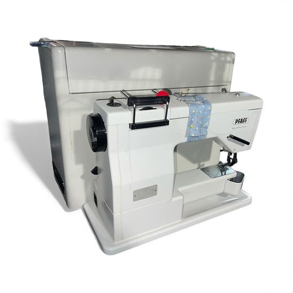 Pfaff Vintage Sewing Machine w/Original Case (Model: 1222)
