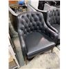 Image 3 : Pair of Black Button-Tufted Leather Club Chairs