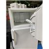 Image 3 : Kenmore Top-Freezer Refrigerator - Tested, Working Condition