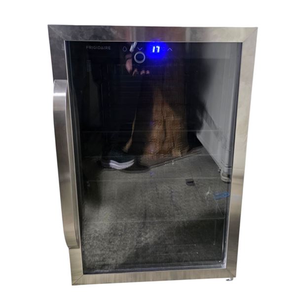 Frigidaire Beverage Center-126 Cans - RV: $398 CAD (Model: EFMIS155) -Tested/Working