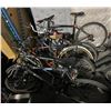 Image 1 : Mixed Group of 5 Mountain and Hybrid Bikes - Sold as-is