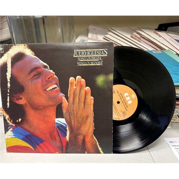 Julio Iglesias - Sono un pirata, sono un signore Vinyl LP (CBS PFC 90618)