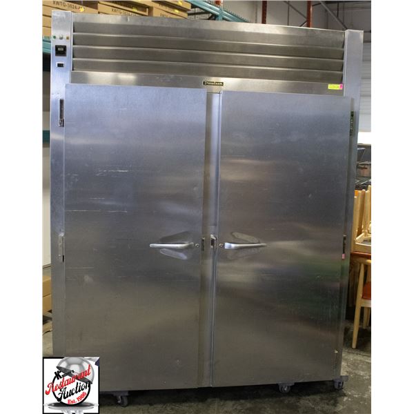 TRAULSEN 2 DOOR COOLER W/ ROLL IN RACK MODEL