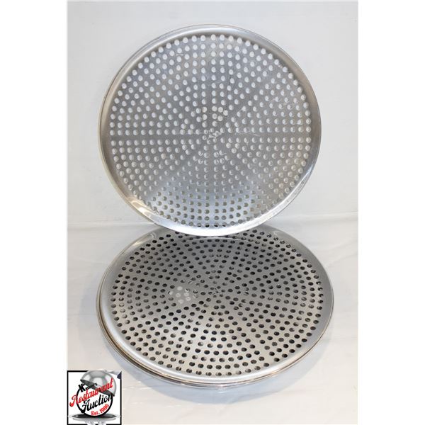 7 NEW 14  ALUMINUM PERFERATED PIZZA PANS