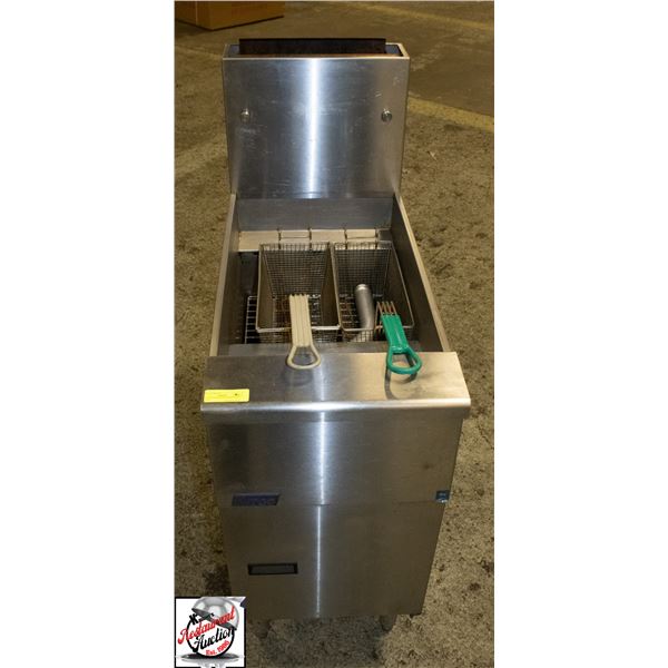 PITCO NATURAL GAS 40 LBS DEEP FRYER