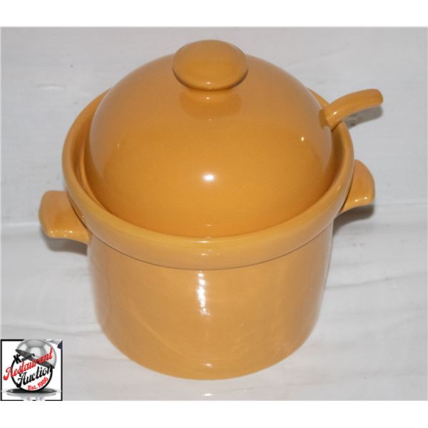 1.5 QUART SOUP TOURINE W/ LADDLE