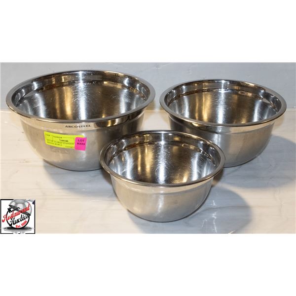 SET OF 3 LARGE STAINLESS STEEL MIXING BOWLS