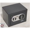 Image 2 : 9" X 6 7/8" X 8" PROGRADE ELECTRIC HOME SAFE