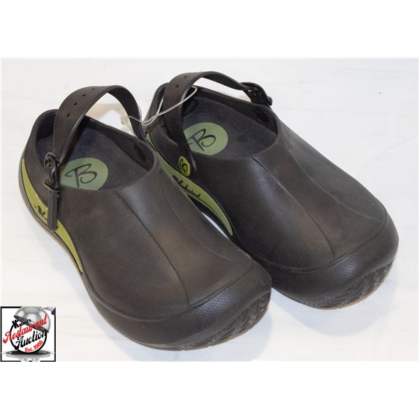 NEW BLACKWOOD CHEFS CLOGS FITS WOMEN SIZE 6-7