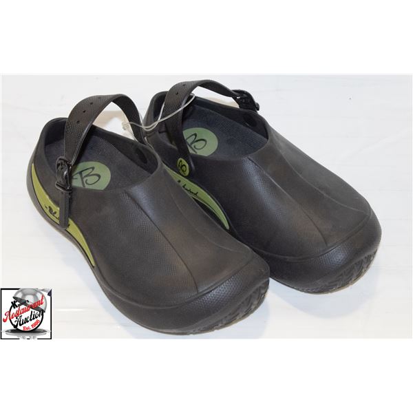 NEW BLACKWOOD CHEFS CLOGS FITS WOMEN SIZE 6-7