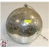 Image 1 : LARGE DISCO BALL