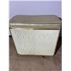 Image 5 : Vintage Laundry Hamper