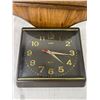 Image 2 : Vintage Caravelle Wall Clock